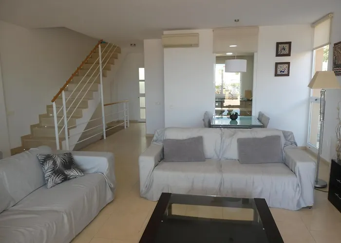 Bahia De Les Bassetes Nyaraló