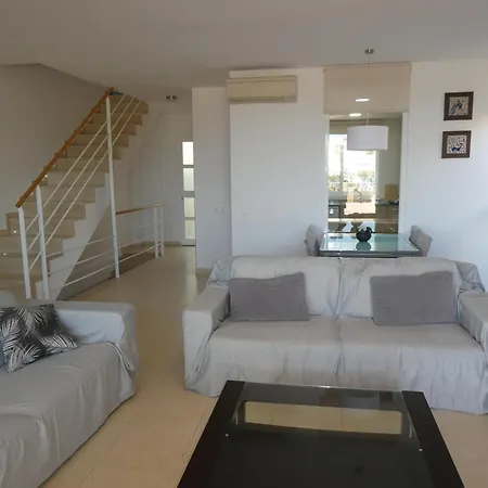 Bahia De Les Bassetes 度假居